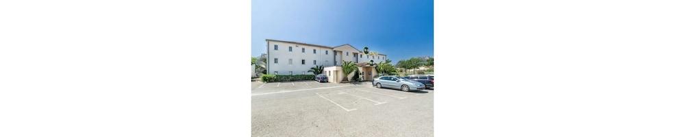B&B HOTEL Fréjus Roquebrune-sur-Argens Exterior foto