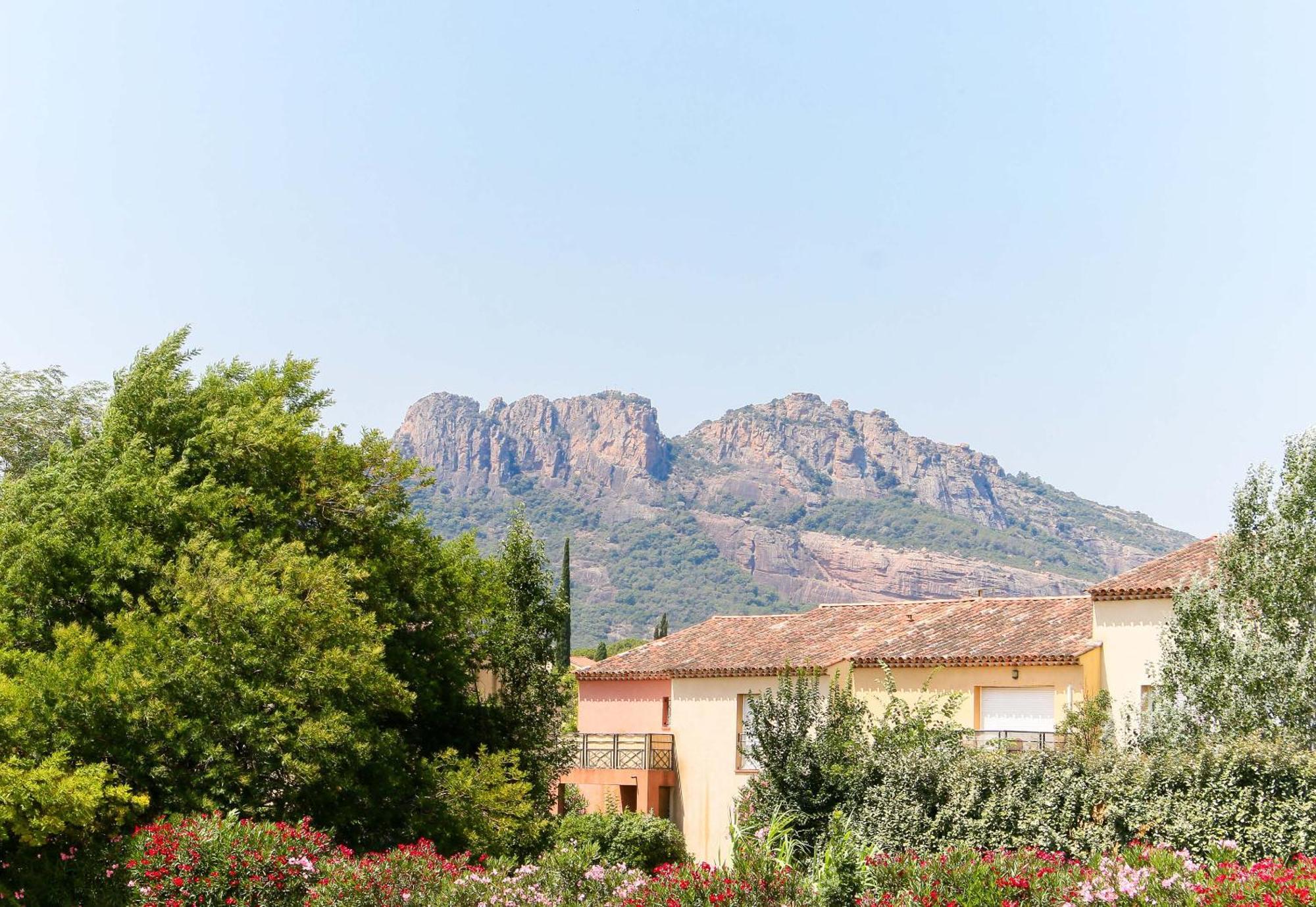 B&B HOTEL Fréjus Roquebrune-sur-Argens Exterior foto