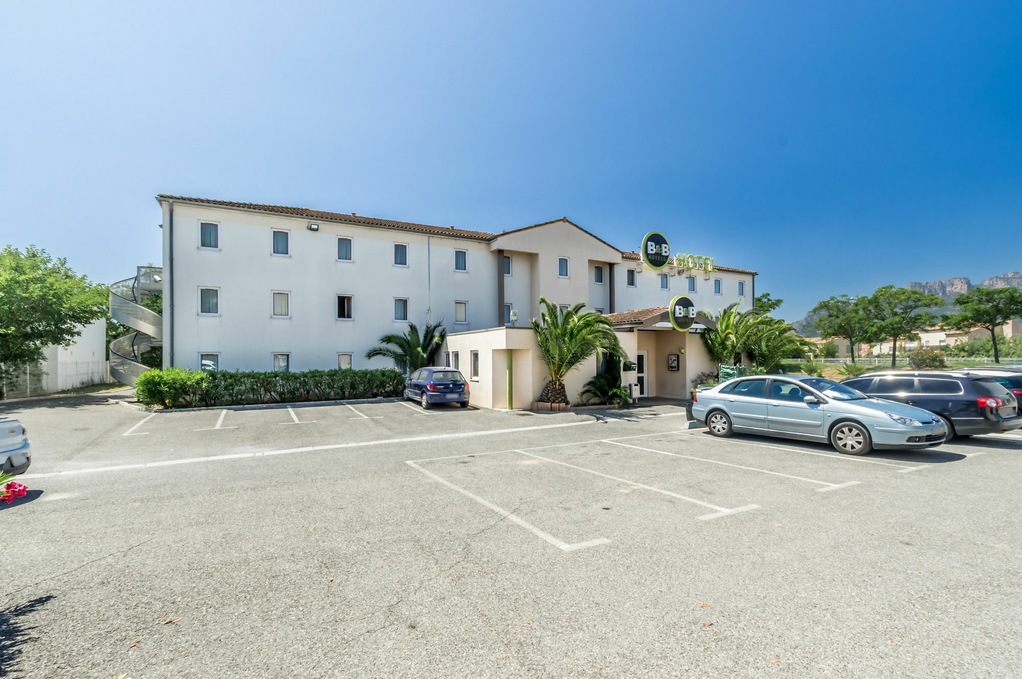 B&B HOTEL Fréjus Roquebrune-sur-Argens Exterior foto